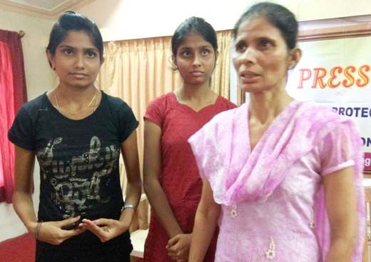 Jacinta with her daughters